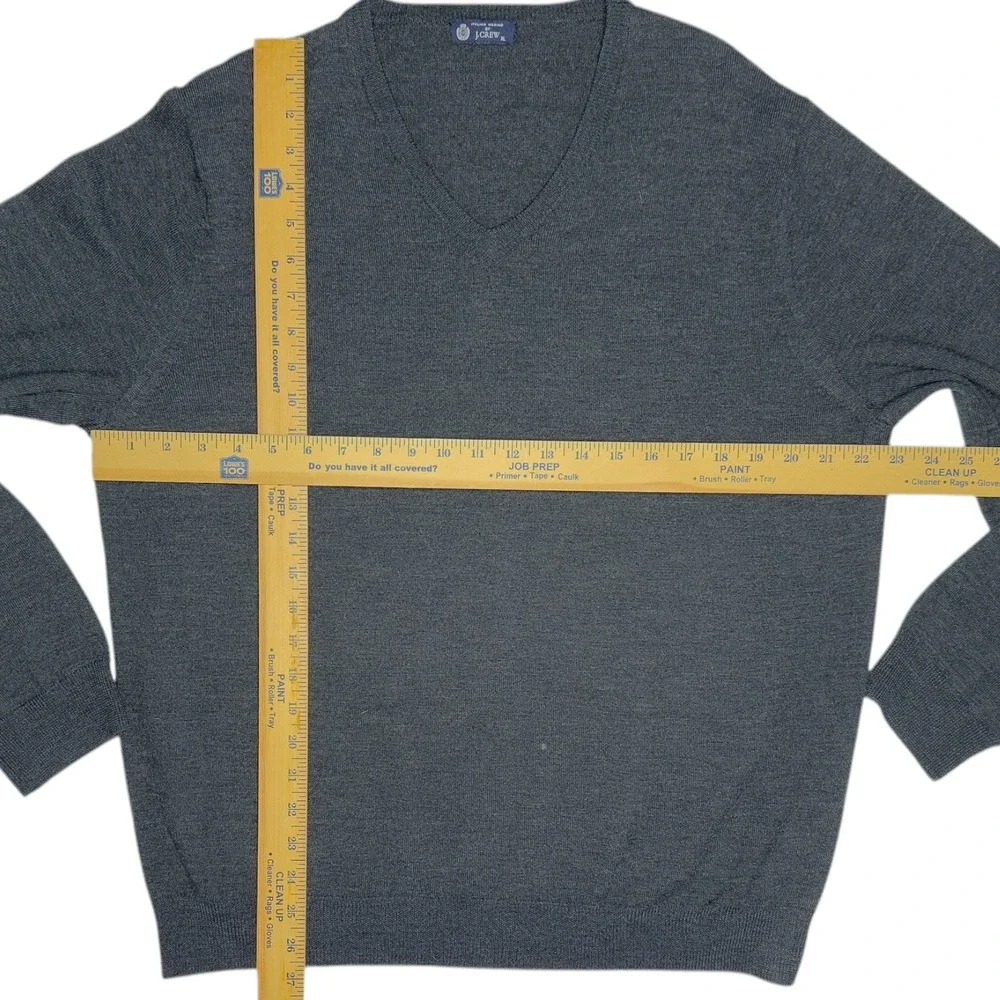 J Crew Men's XL Dark Gray 100% Italian Merino Wool‎ V Neck Knit Pullover Sweater